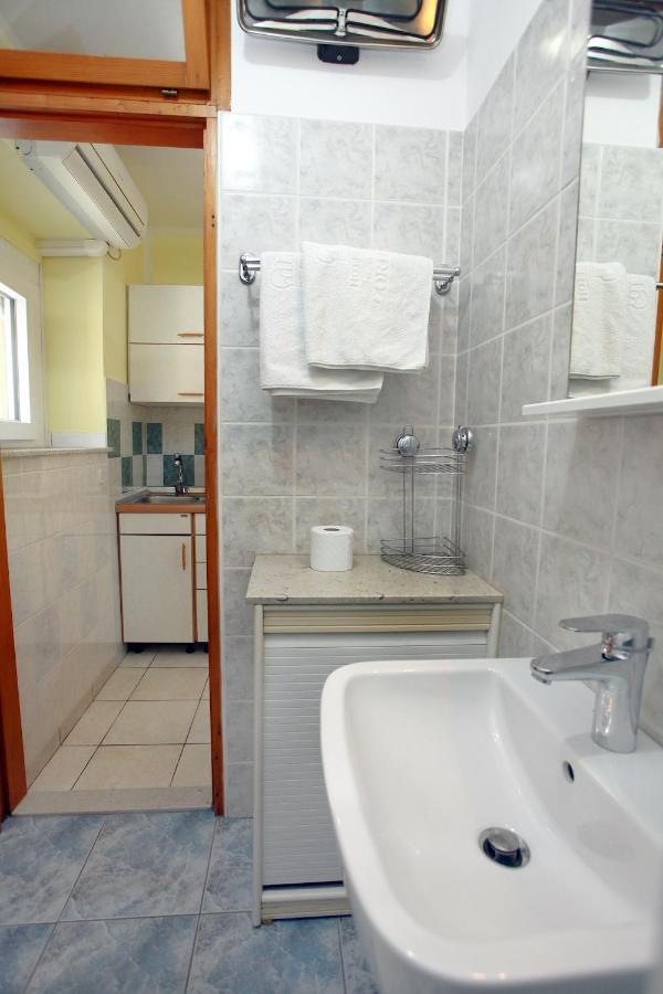 Dino Studio And Room Apartments Portoroz Luaran gambar