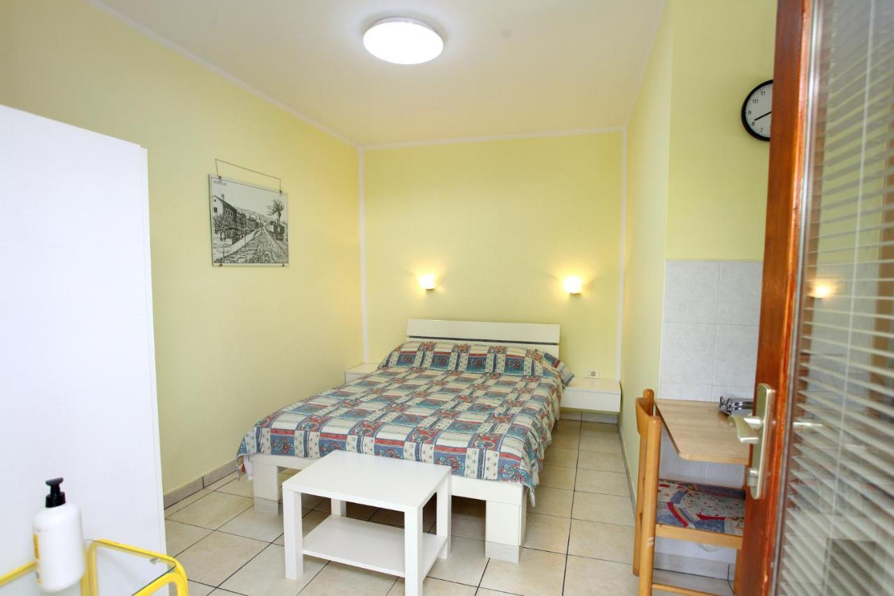 Dino Studio And Room Apartments Portoroz Luaran gambar