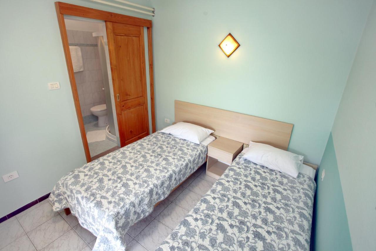 Dino Studio And Room Apartments Portoroz Luaran gambar